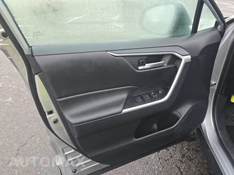 2025 Toyota RAV4 Hybrid XLE - miniatura 9
