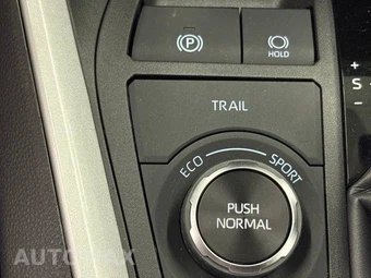 2025 Toyota RAV4 Hybrid XLE - miniatura 30