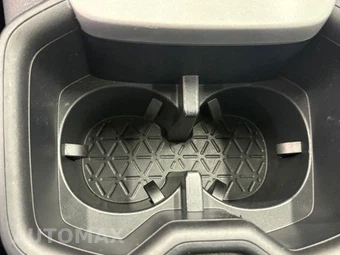 2025 Toyota RAV4 Hybrid XLE - miniatura 32