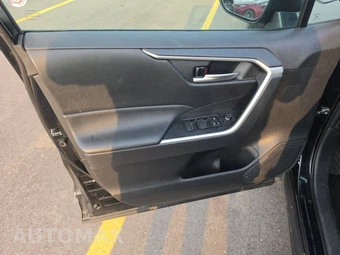 2025 Toyota RAV4 Hybrid XLE - miniatura 9