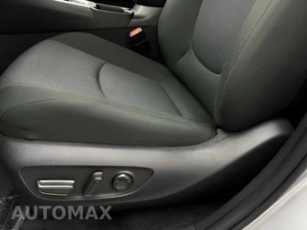 2025 Toyota RAV4 Hybrid XLE - miniatura 32
