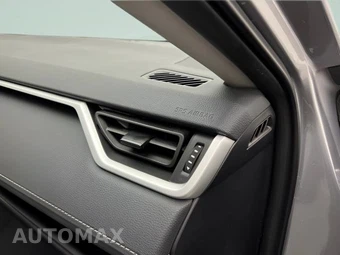 2025 Toyota RAV4 Hybrid XLE - miniatura 8