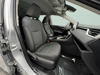 2025 Toyota RAV4 Hybrid XLE - miniatura 9