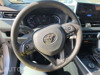 2025 Toyota RAV4 Hybrid XLE - miniatura 10