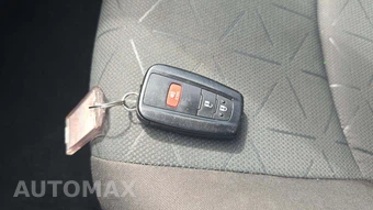 2025 Toyota RAV4 Hybrid XLE - miniatura 17