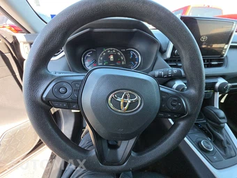 2025 Toyota RAV4 Hybrid XLE - miniatura 10