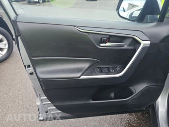 2025 Toyota RAV4 Hybrid XLE - miniatura 9