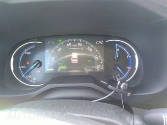 2025 Toyota RAV4 Hybrid XLE - miniatura 19