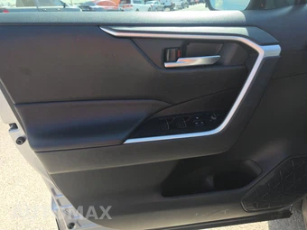 2025 Toyota RAV4 Hybrid XLE - miniatura 9
