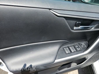 2025 Toyota RAV4 Hybrid XLE - miniatura 9