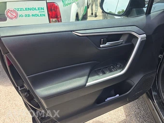 2025 Toyota RAV4 Hybrid XLE - miniatura 9