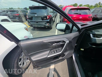 2025 Toyota RAV4 Hybrid XLE - miniatura 9