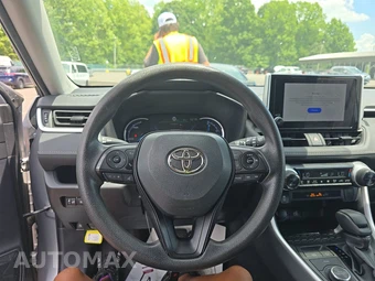 2025 Toyota RAV4 Hybrid XLE - miniatura 10