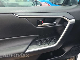 2025 Toyota RAV4 Hybrid XLE - miniatura 9