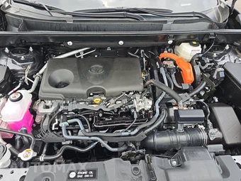2025 Toyota RAV4 Hybrid XLE - miniatura 15