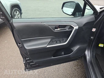 2025 Toyota RAV4 Hybrid XLE - miniatura 9