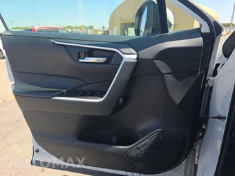 2025 Toyota RAV4 Hybrid XLE - miniatura 9