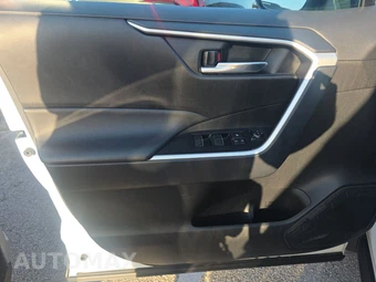 2025 Toyota RAV4 Hybrid XLE - miniatura 9
