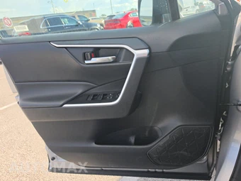 2025 Toyota RAV4 Hybrid XLE - miniatura 9