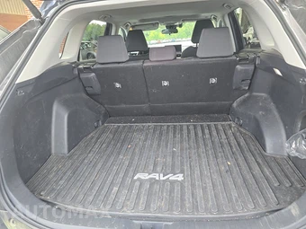 2025 Toyota RAV4 Hybrid XLE - miniatura 16