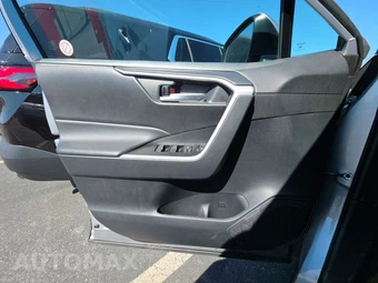 2025 Toyota RAV4 Hybrid XLE - miniatura 9