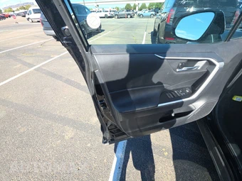 2025 Toyota RAV4 Hybrid XLE - miniatura 9