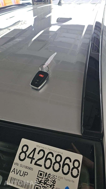 2025 Toyota RAV4 Hybrid XLE - miniatura 19