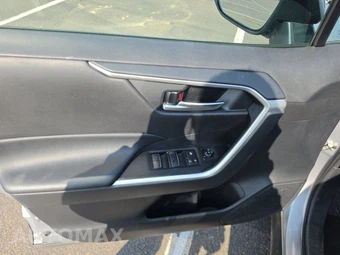 2025 Toyota RAV4 Hybrid XLE - miniatura 9