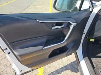 2025 Toyota RAV4 Hybrid XLE - miniatura 9