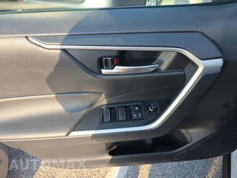 2025 Toyota RAV4 Hybrid XLE - miniatura 9