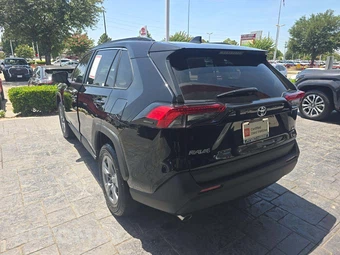 2025 Toyota RAV4 Hybrid XLE - miniatura 2