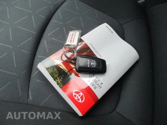 2025 Toyota RAV4 Hybrid XLE - miniatura 10