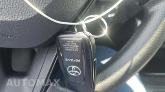2025 Toyota RAV4 Hybrid XLE - miniatura 18