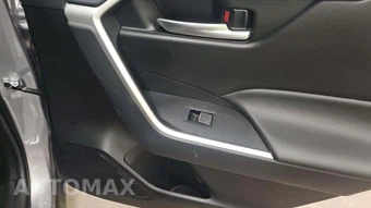 2025 Toyota RAV4 Hybrid XLE - miniatura 30