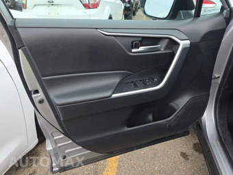 2025 Toyota RAV4 Hybrid XLE - miniatura 9