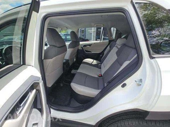2025 Toyota RAV4 Hybrid XLE - miniatura 13
