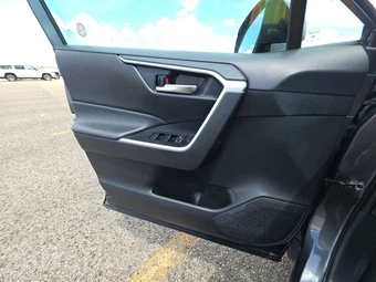 2025 Toyota RAV4 Hybrid XLE - miniatura 9