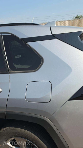 2025 Toyota RAV4 Hybrid XLE - miniatura 24