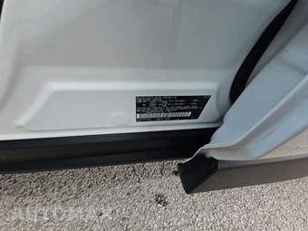 2025 Toyota RAV4 Hybrid XLE - miniatura 14