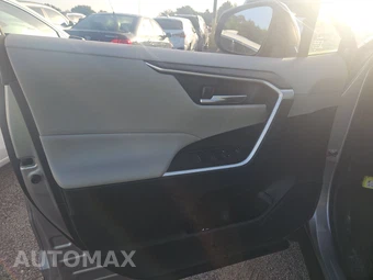 2025 Toyota RAV4 Hybrid XLE - miniatura 9