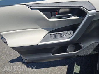 2025 Toyota RAV4 Hybrid XLE - miniatura 9