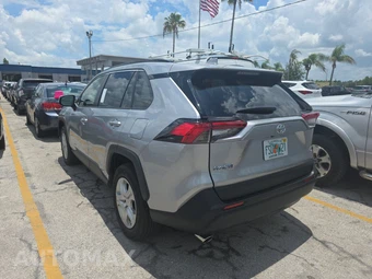 2025 Toyota RAV4 Hybrid XLE - miniatura 6
