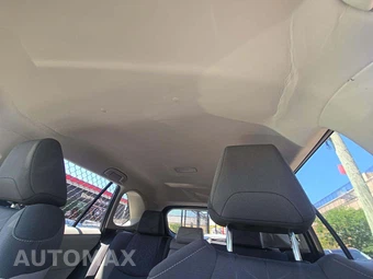2025 Toyota RAV4 Hybrid XLE - miniatura 11