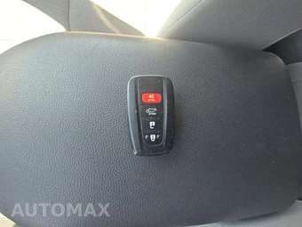 2025 Toyota RAV4 Hybrid XLE - miniatura 8