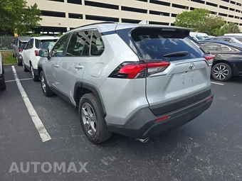 2025 Toyota RAV4 Hybrid XLE - miniatura 6
