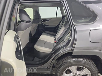 2025 Toyota RAV4 Hybrid XLE - miniatura 13