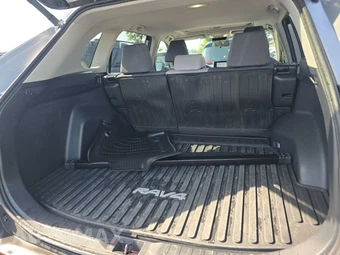 2025 Toyota RAV4 Hybrid XLE - miniatura 16