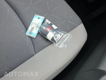 2025 Toyota RAV4 Hybrid XLE - miniatura 14
