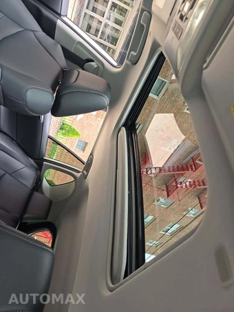 2025 Toyota RAV4 Hybrid XLE Premium - miniatura 11