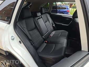 2025 Toyota RAV4 Hybrid XLE Premium - miniatura 16
